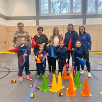 Große Freude bei den Tennisfans der SpVgg Schirmitz über die Spende der SPD